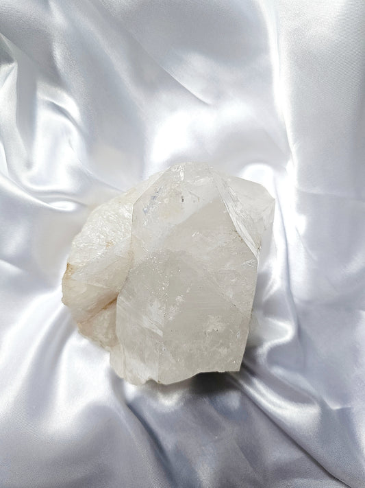 MILKY QUARTZ CLUSTER